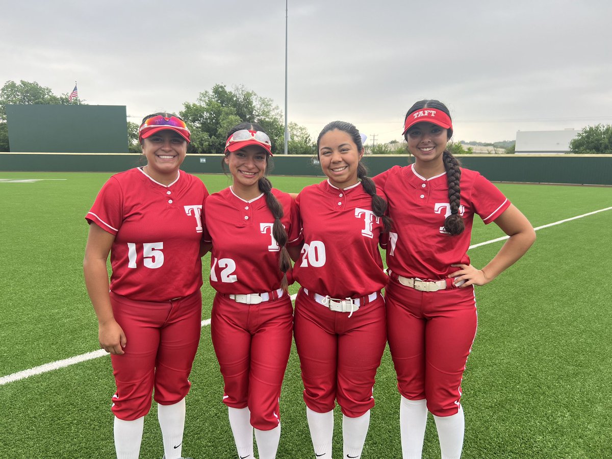 We played our last game today for the 2024 Season. Thank you to the SENIORS for all their hard work and dedication these past for years! Yall will be missed! #DEFEND471