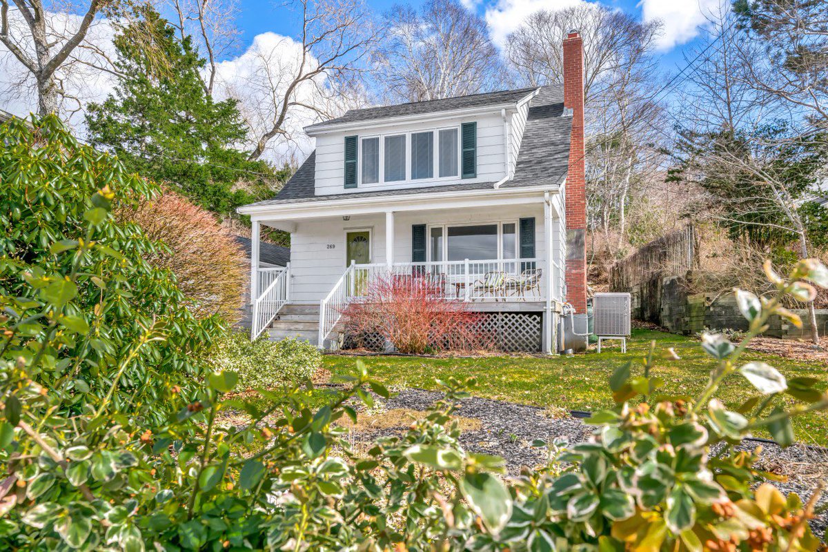 SawlerGroup's tweet photo. Imagine waking up to views of Lake Banook!  269 Prince Albert Road, Dartmouth | $639,900 | Attractive and well maintained 2-story with detached garage.  Call, text or DM to schedule a private viewing or virtual tour!  https://t.co/JIREFahVPc https://t.co/XgiX0mh1cy