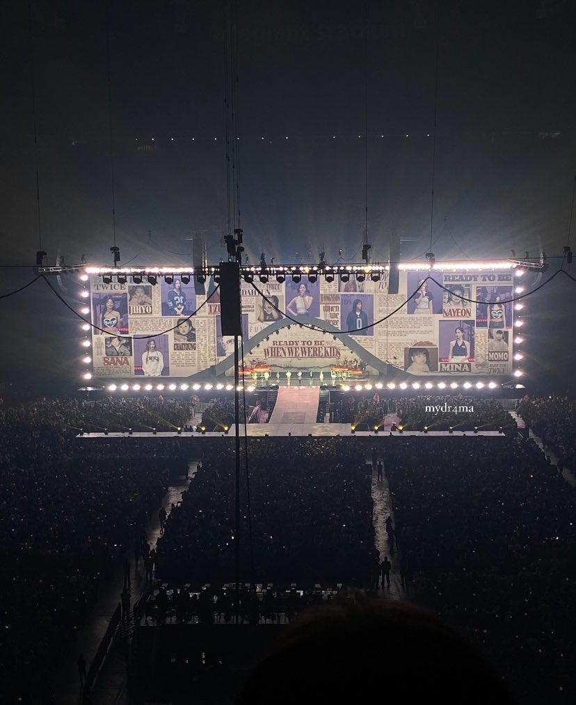 #TWICE #READYTOBE #TWICE_5TH_WORLD_TOUR  :3