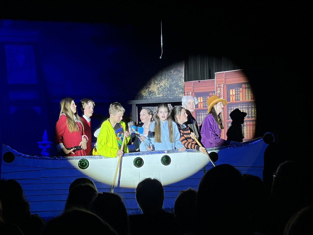 OMattingly15's tweet image. Willa Wonkie was incredible!!! My students are SO talented!! I absolutely love seeing them shine on stage! ❤️ I feel so lucky to be their teacher!  #sd113a #oqms #springplay