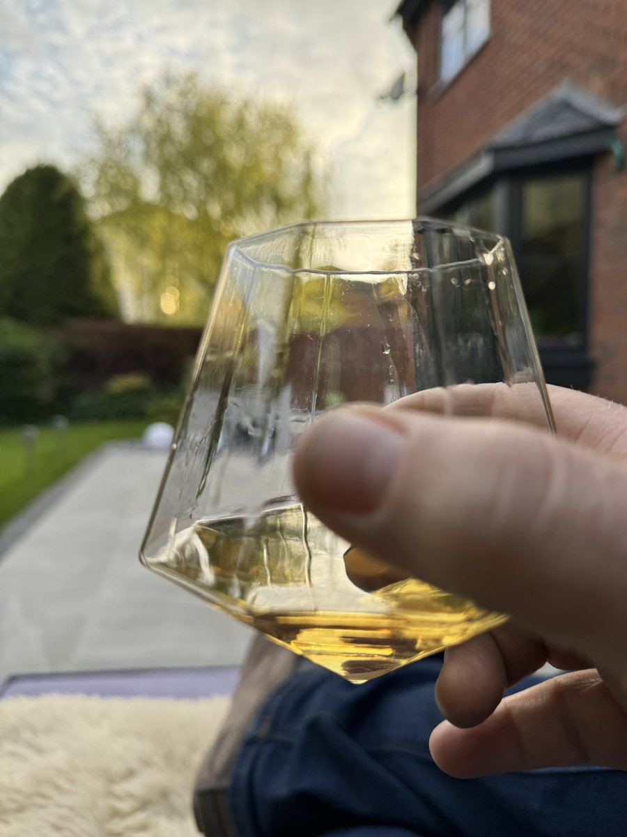 lewisjdoyle's tweet photo. Cheers!

Quick trip to Leicester to see friends.  

Little Suntory waiting for an Indian to arrive.  

What’s in your glass? https://t.co/CU2fX2smXD