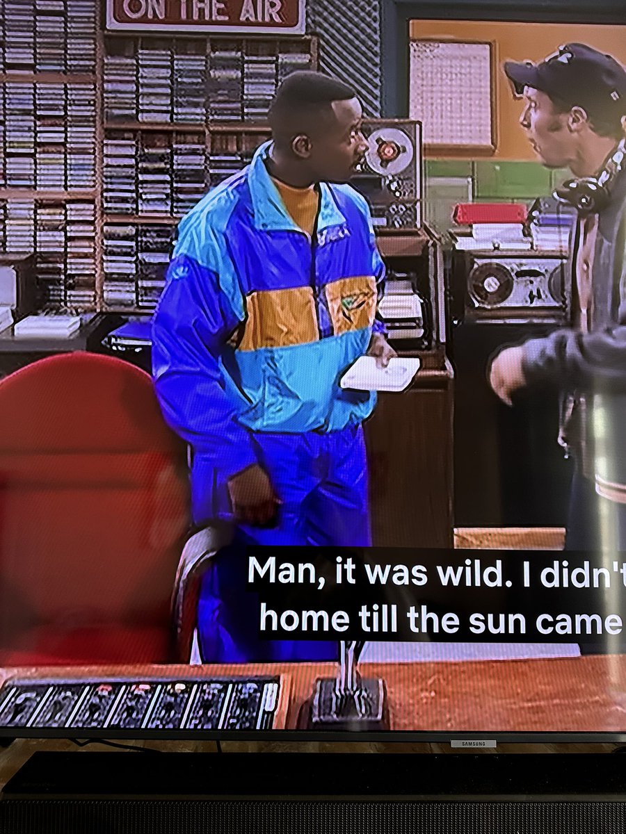 BIGISHLO's tweet photo. @nike can yall please bring back the vintage swish suits? https://t.co/jsA6YQUdKs