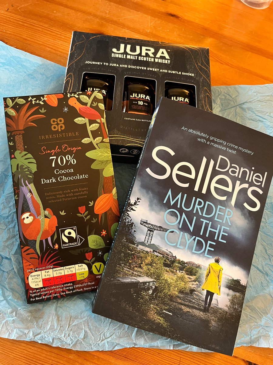 Book 3 is here!! So it's #giveaway time! #Win gorgeous Jura whisky miniatures, chocolate and a signed copy of #MurderontheClyde
Just:

✅ like
✅ retweet
✅ follow me
 
(UK residents only - alcohol) 
#winner picked 26 April.
#competition #free #WhatwouldLolaHarrisdo