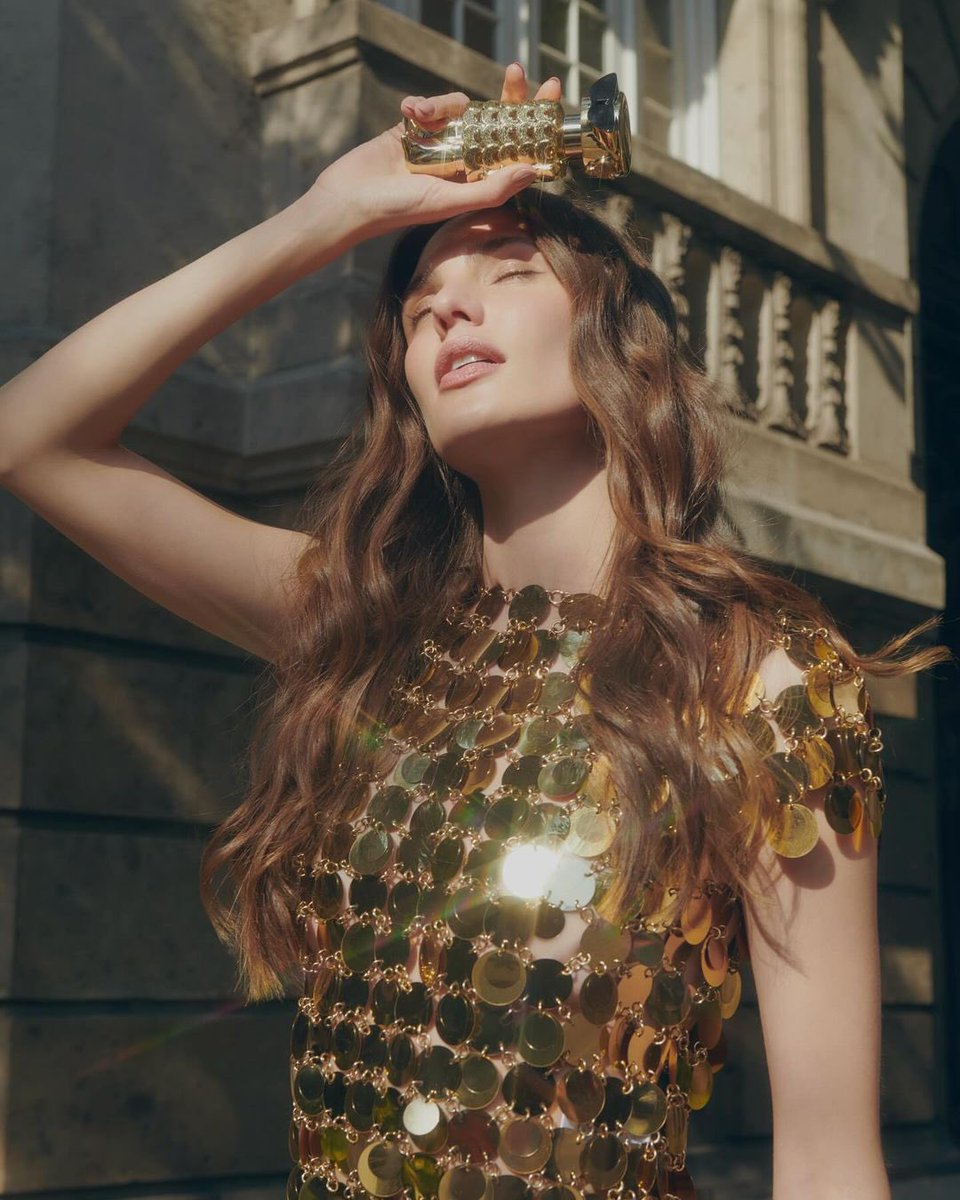 updatesmaca's tweet photo. 📸| Maca para Rabanne 😍. 
#MacarenaAchaga https://t.co/lAox6QnZeg