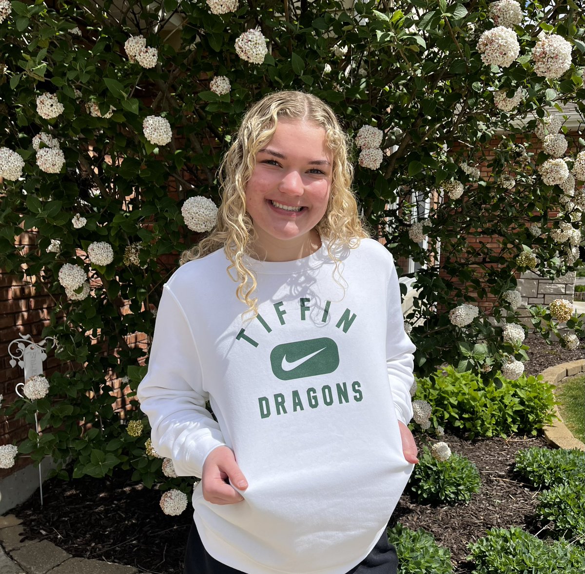 catey carney (@cateycarney) on Twitter photo I am beyond excited to announce my commitment to play basketball next year at <a href="/TiffinUWBB/">TiffinUWBB</a>! Thank you to everyone that helped me get to this point and I can’t wait to see what it holds! Let’s go Dragons!🐉
<a href="/LadyLightningIL/">IL Lady Lightning</a> <a href="/GE_Girls_BBALL/">GE Girls Basketball</a> <a href="/ScoutUrecruit/">ScoutU college recruiting</a> <a href="/CoachMason24/">Josh Mason</a> <a href="/CoachAKaple/">Abram Kaple</a> I am beyond excited to announce my commitment to play basketball next year at <a href="/TiffinUWBB/">TiffinUWBB</a>! Thank you to everyone that helped me get to this point and I can’t wait to see what it holds! Let’s go Dragons!🐉
<a href="/LadyLightningIL/">IL Lady Lightning</a> <a href="/GE_Girls_BBALL/">GE Girls Basketball</a> <a href="/ScoutUrecruit/">ScoutU college recruiting</a> <a href="/CoachMason24/">Josh Mason</a> <a href="/CoachAKaple/">Abram Kaple</a>