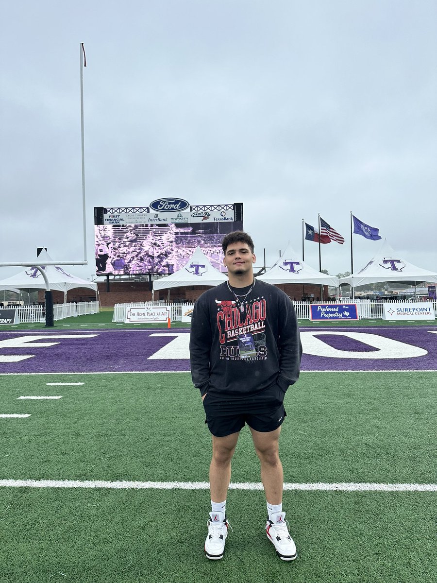 Thank you @TarletonFB for the invite to the spring game!!! I had an amazing time and experience @CoachDJWagner @Devo26Dorris @CDavidson8457 @RecruitAzle