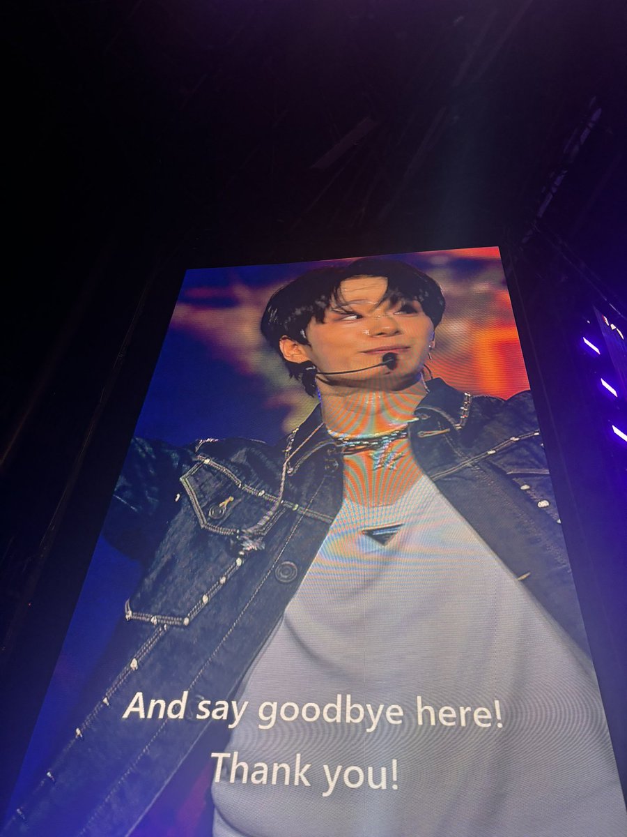 nichomoon02's tweet photo. guys, who’s this cutie ??? he’s mesmerizing on stage #MusicBank #MusiBank_in_Antwerp #oneus https://t.co/g4MEG1KdDz