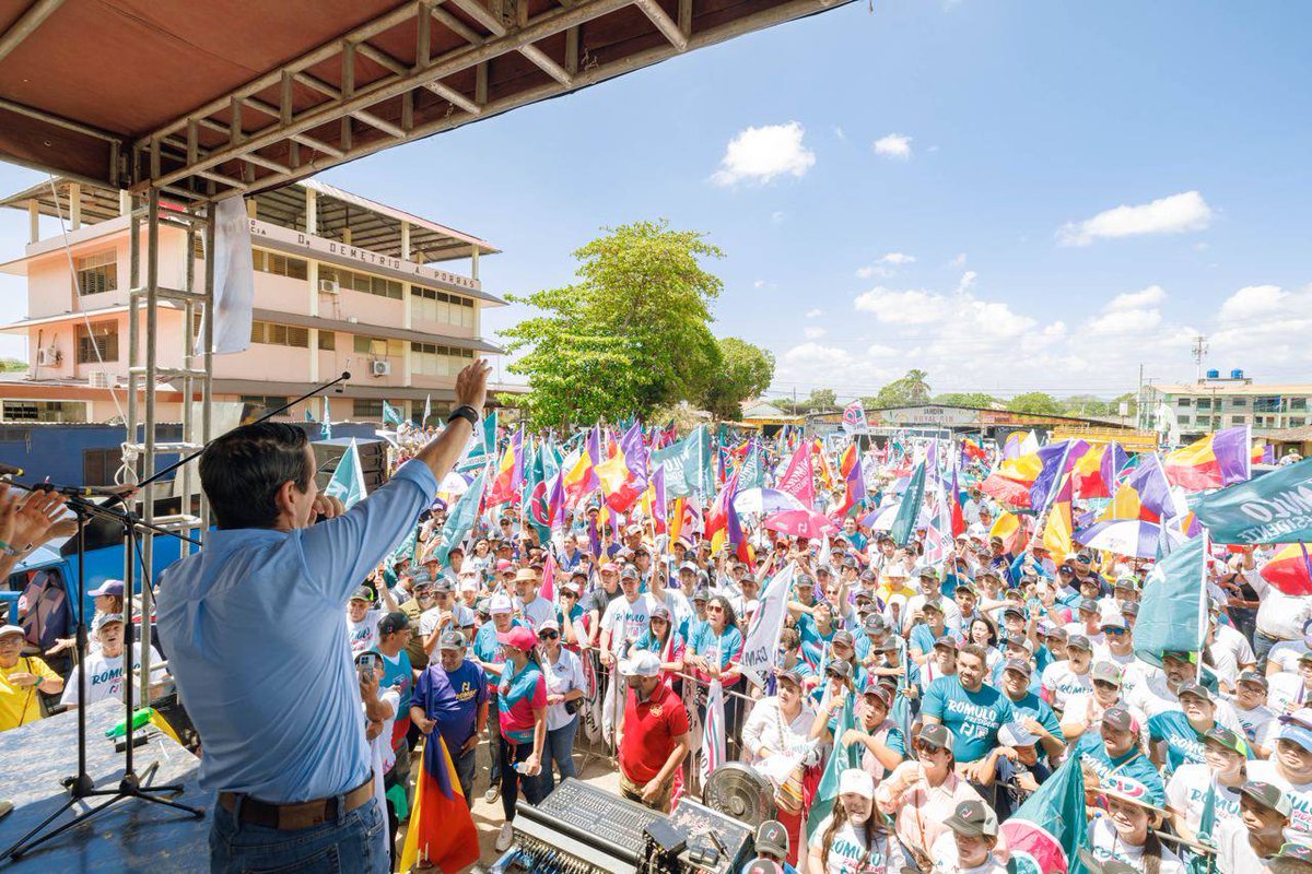 romuloroux's tweet photo. ¡Gracias, Las Tablas, por este recibimiento!

#ElCambioViene con ustedes y para ustedes, con apoyo al agro, más oportunidades de empleo y el hospital de Las Tablas que vamos a construir. https://t.co/4492YIDaZO