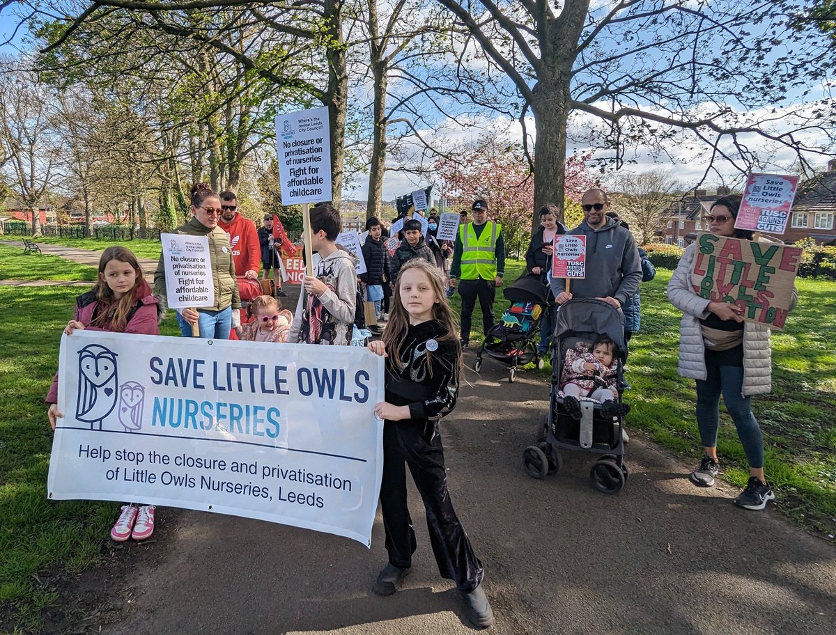 🚩🚩🚩 Socialist Party members joined the Save Little Owls nurseries march in Gipton today 👉👉👉Check out this article from the current issue of the Socialist on why we need public nurseries - socialistparty.org.uk/articles/12364… #leeds #tusc #savelittleowls #saveournurseries #gipton
