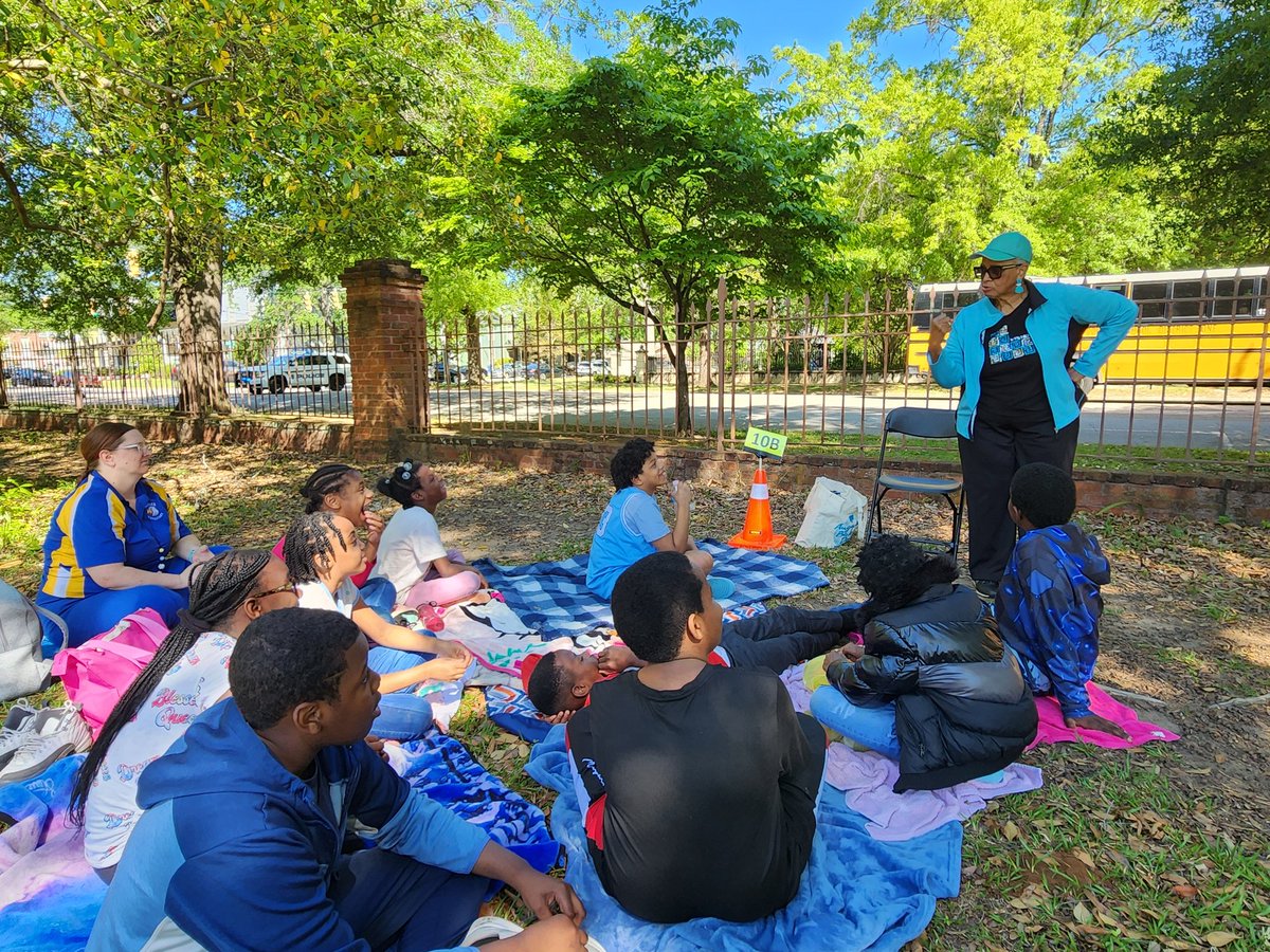WebberEagles's tweet photo. Our 4th grade students participated in the Augusta Baker's Dozen Storytelling event. The storytellers were interactive and entertaining. What an awesome learning experience! #WebberES #remembertoSOAR https://t.co/ZIUx2OJSHp