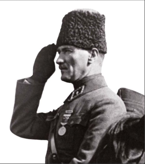 Mustafa Kemal Atatürk'e hakaret eden herkes şerefsiz vatan hainidir NOKTA.