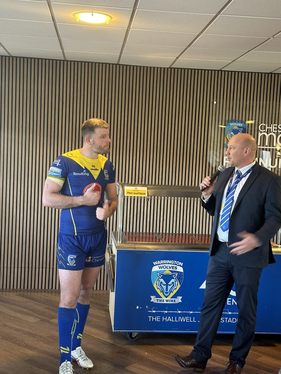 Fab afternoon at The Wires and win against Leigh Leopards! 
The sun was out which was a bonus. 
Very moving moment with a minutes silence for Lord Hoyle before the game.
It was an absolute pleasure to meet and chat with with Sir Lindsay Hoyle who still does so much for our town