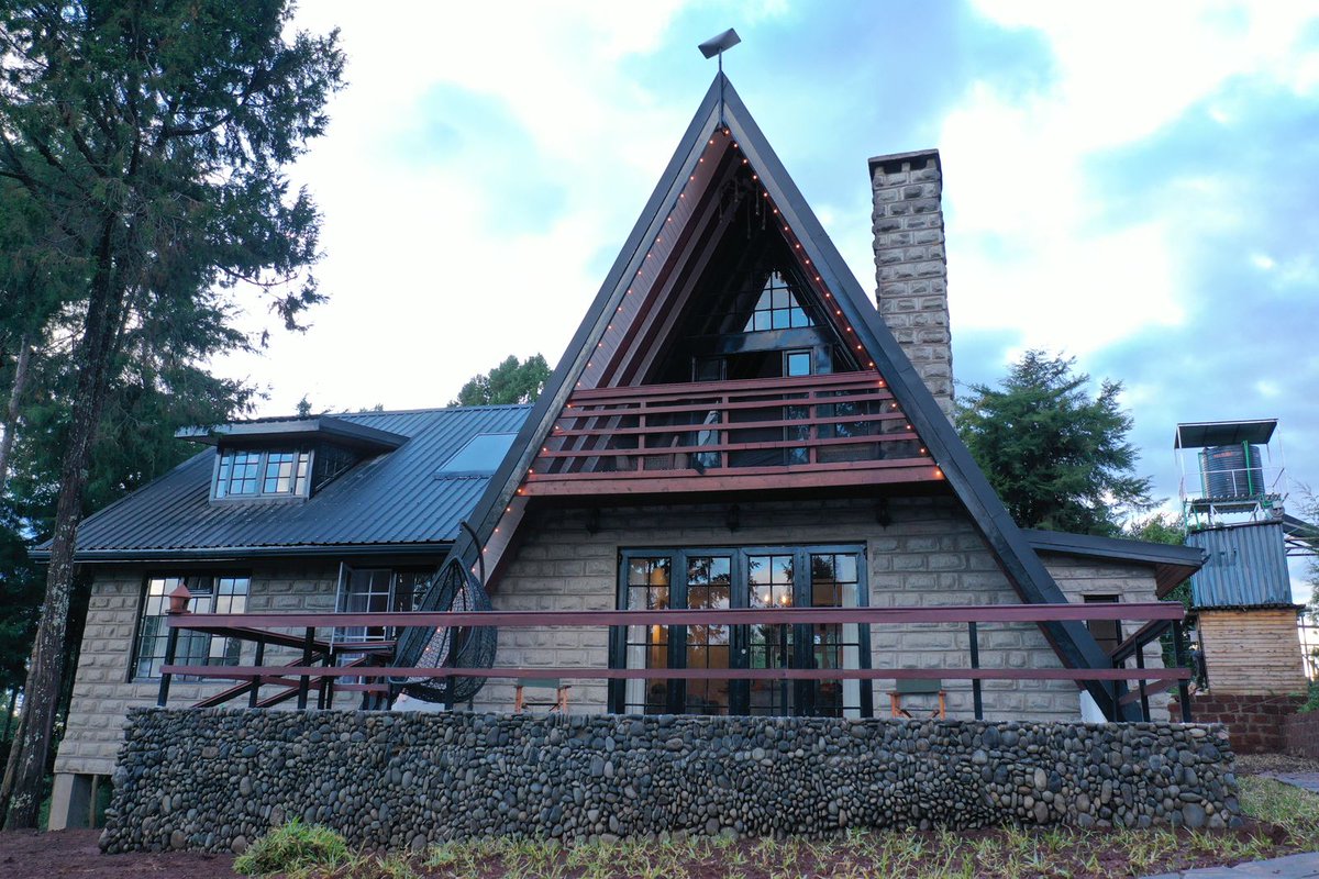 Have a look once again at this beautiful 4Bedroom A-Frame Cabin located in Narumoru.. see why I have an obsession for these A-Frame Cabins!!