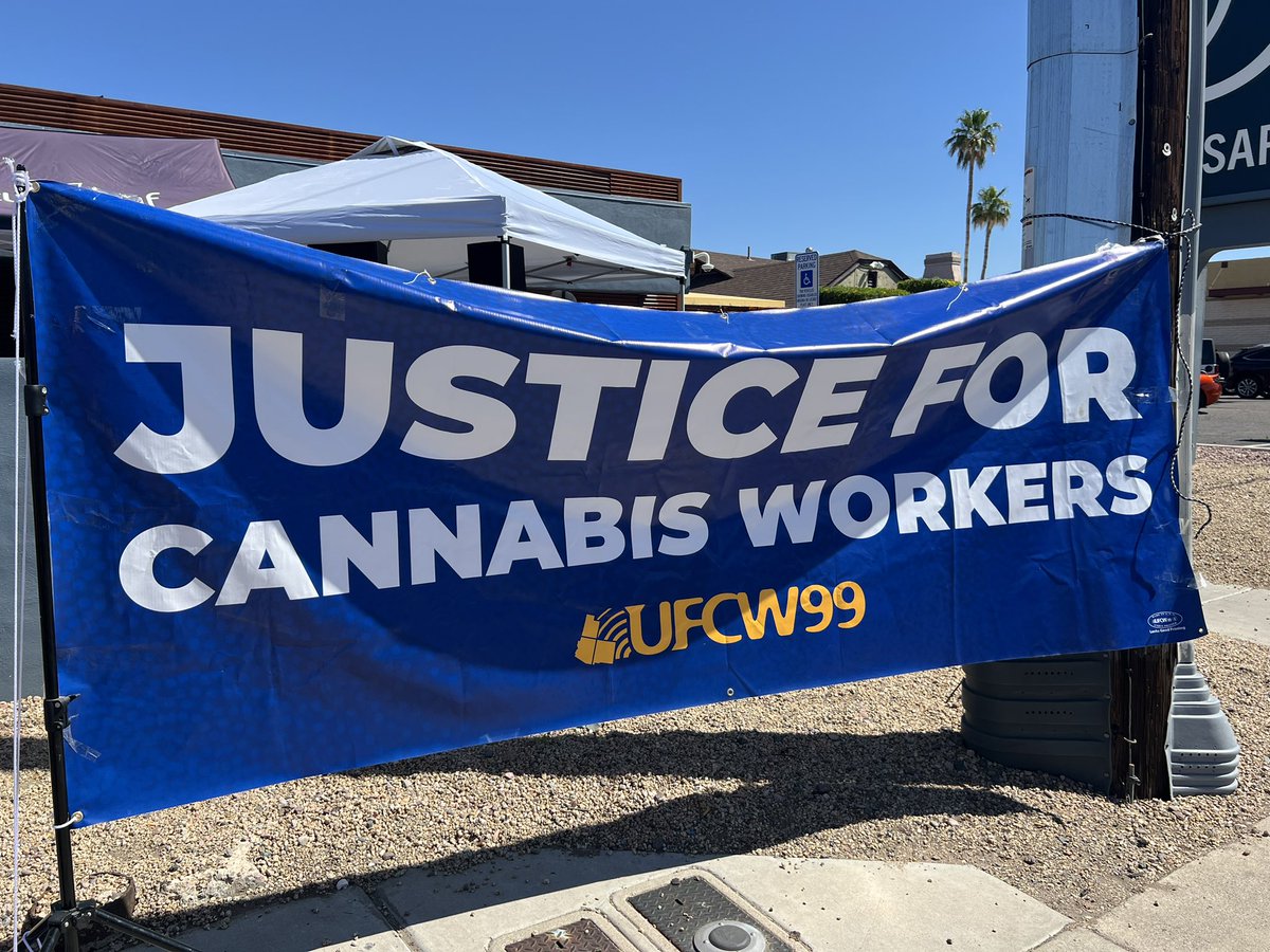 🪻The cannabis industry in Arizona has become a multi-billion-dollar industry, but at what cost to its workers? This #420 demand justice for the hardworking budtenders, lab technicians, and others who have made it possible. Pay your workers 🗣️ #NoJusticeNoWeed