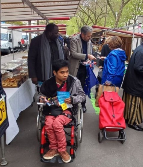 #RenewEuropeFranceParis, au #MarchéCharonne avec les militants de la #majoritéprésidentielle Paris20 et au #ParcMonceau avec ceux de Paris8. Partout, des questions sur l'environnement : Expliquons le #PacteVert porté par <a href="/pcanfin/">Pascal Canfin</a> &amp; <a href="/ValerieHayer/">Valérie Hayer</a> @BesoindEurope une avancée majeure