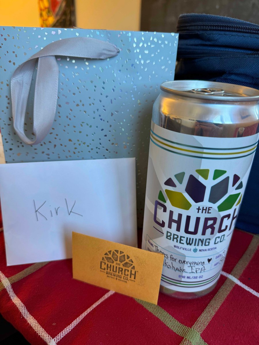 HillierLab's tweet image. A nice surprise from the honours students yesterday!