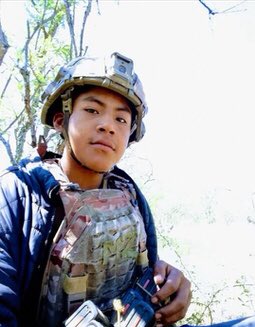 Alonzo Cervantes niño que no pasa ni los 18 años Presume cuando va en camión rumbo a zacatecas como carne de cañón es de Huajicory nayarit y anda activo como sicario de la #OPERATIVA_MZ en zacatecas así posa para las redes sociales