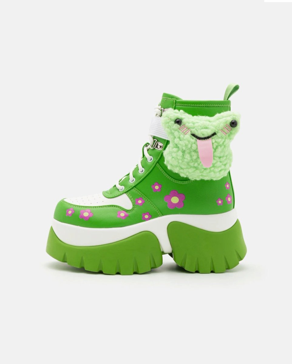 pelophylax's tweet photo. JE SAIS PAS LESQUELLES CHOISIR https://t.co/avGXMtEa7A