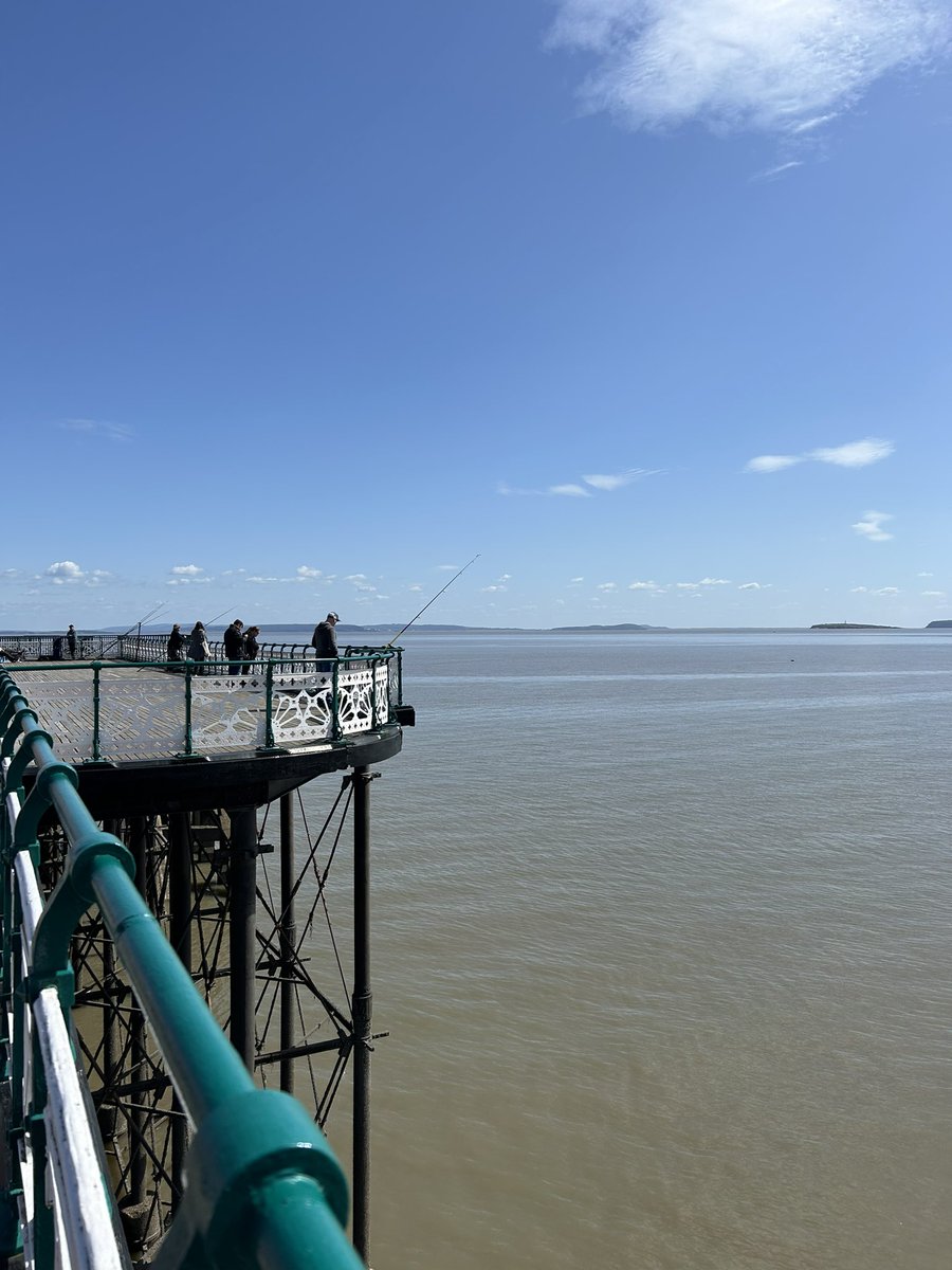 Two beautiful walks today. One around a park and one to the pier! So glad the sunshine has decided to come back, even if it’s just for a short while ☀️☀️☀️