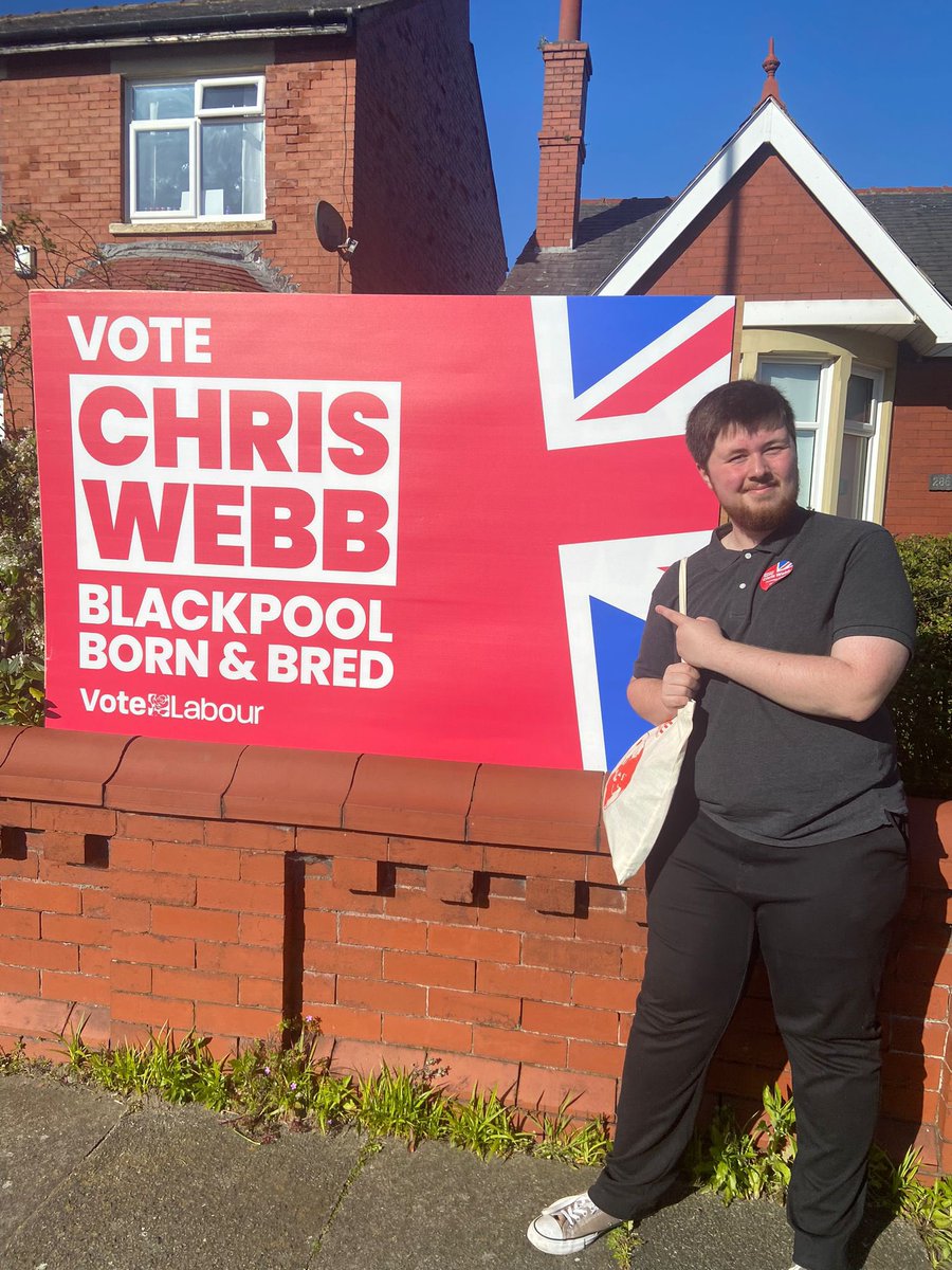 Great day on the #LabourDoorstep fighting for Labour MP for Blackpool South. I spoke to so many people who are enthusiastic about voting Labour on the 2nd May. If you’re a voter in Blackpool please elect Chris. It was also great to see Young Labours LGBT+ Officer @cchloebrooks!