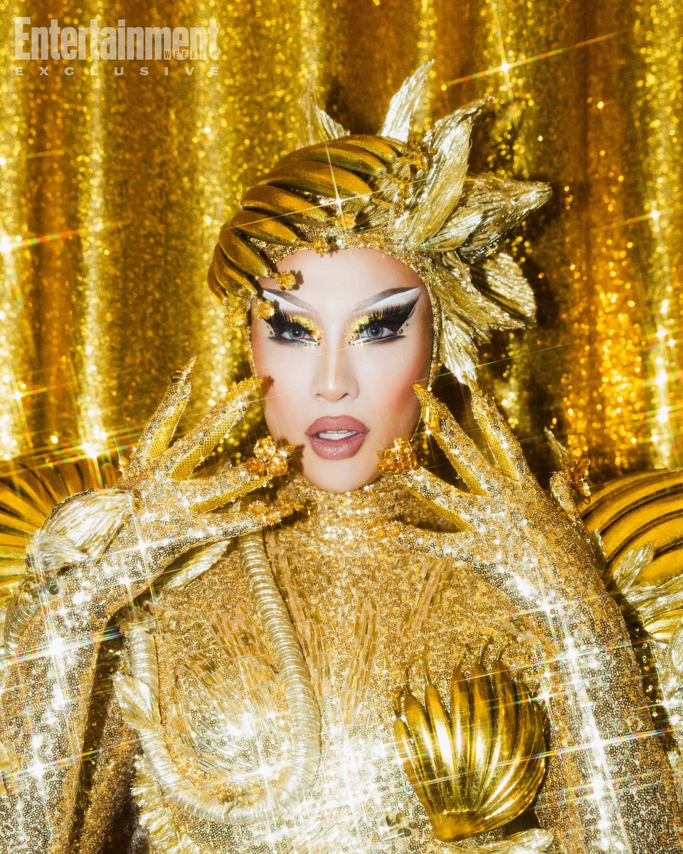 Joey Nolfi (@joeynolfi) on Twitter photo 🍌New interview + Presidential portraits of Nymphia Wind just dropped🍌
ew.com/rupauls-drag-r… #DragRace photos by <a href="/mettieostrowski/">Mettie Ostrowski</a> 🍌New interview + Presidential portraits of Nymphia Wind just dropped🍌
ew.com/rupauls-drag-r… #DragRace photos by <a href="/mettieostrowski/">Mettie Ostrowski</a>