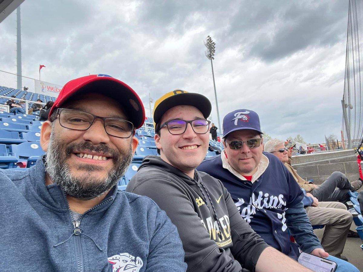 My buddies are doing a @MiLB doubleheader two different teams I picked the wrong time to be sick @Kram207 @ReadingFightins @IronPigs enjoy👊🏽👊🏽