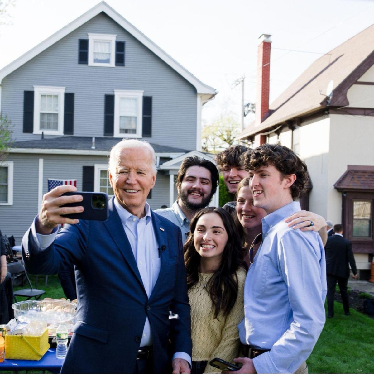 Love this photo of President Biden in Scanton Pennsylvania ♥️♥️♥️