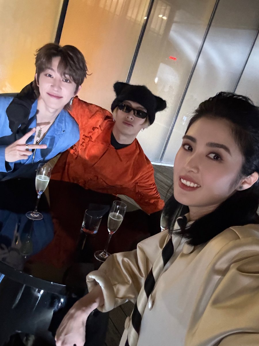JacksonWGlobal's tweet image. [WEIBO] 240419 叫我赵赵赵丽娜

Jackson and #SEVENTEEN Minghao at the #LouisVuitton #PREFALL2024 Voyager Show

#JacksonWangLouisVuitton #JacksonWang #王嘉尔 #잭슨 #TEAMWANG @JacksonWang852