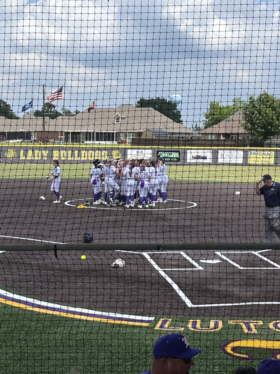 Congrats @LutcherSoftball. Heading to the semifinals in Sulpfur! 🥎 Great game today!
⁦@SJP_Schools⁩ #ThePlaceToBe