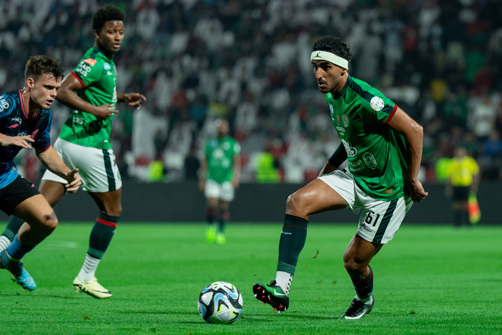 A glimpse of the first half action. 📸

#Ettifaq | #EttifaqAlWehda | #RoshnSaudiLeague | #yallaRSL | @SPL_EN