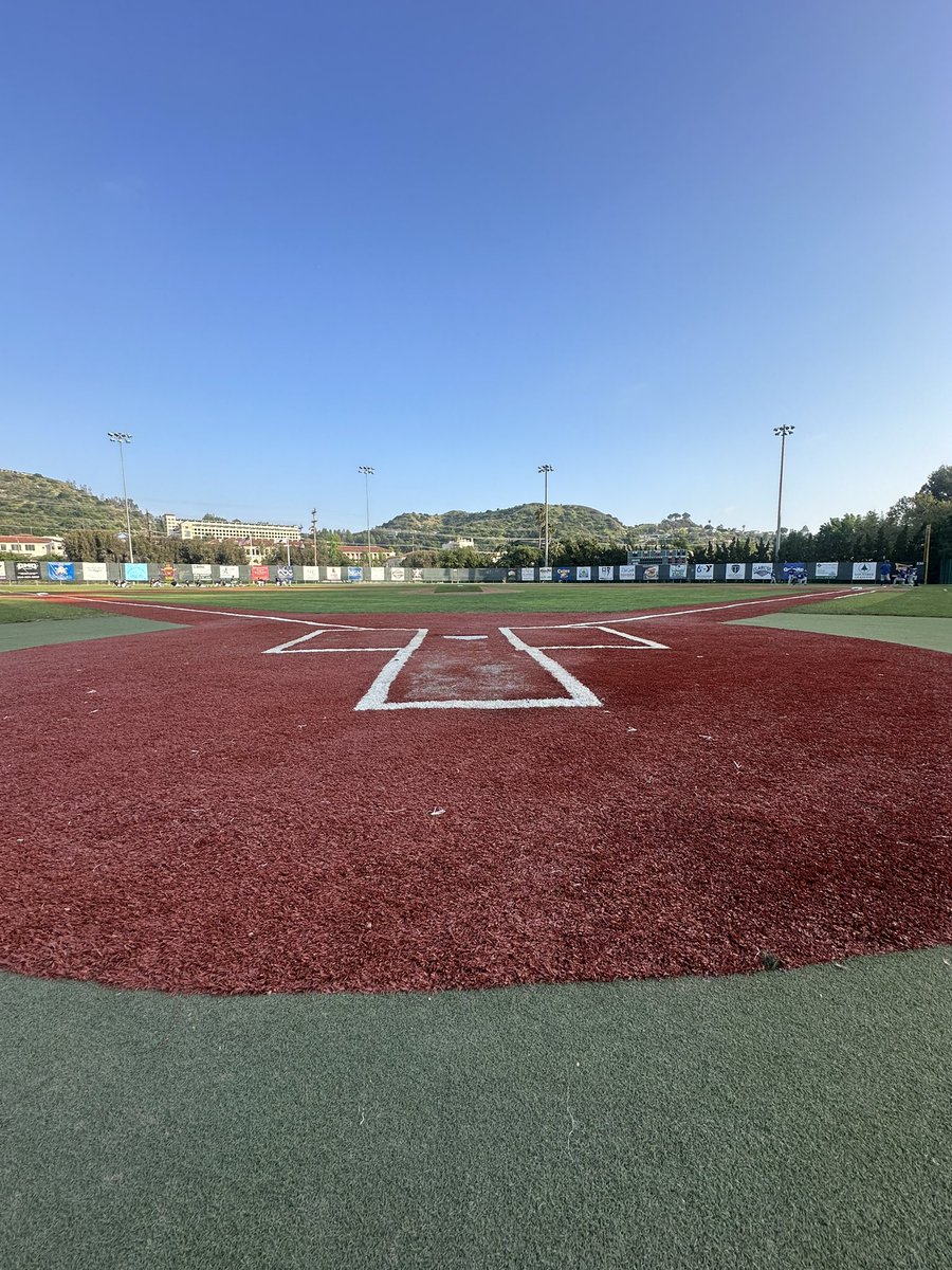 CV__baseball's tweet photo. Thank you to Matthew for throwing out of first pitch last night and to Tegan for catching! And a big thank you all of those who came out to support your Falcon baseball team! @latsondheimer @Tarek_Fattal @SGVNSports @LesLukach @cvweekly @crescentavhs https://t.co/pln25SFD5L