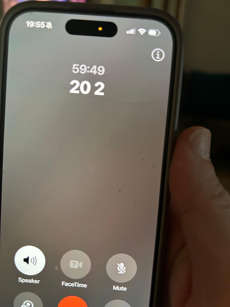 Calver1066's tweet photo. @O2 @virginmedia it is no wonder u got voted worst customer service recently. An hour on phone talking to people and then get put on hold and no one comes back to after an hour #disgrace #PoorCustomerService https://t.co/ccohiuobqO