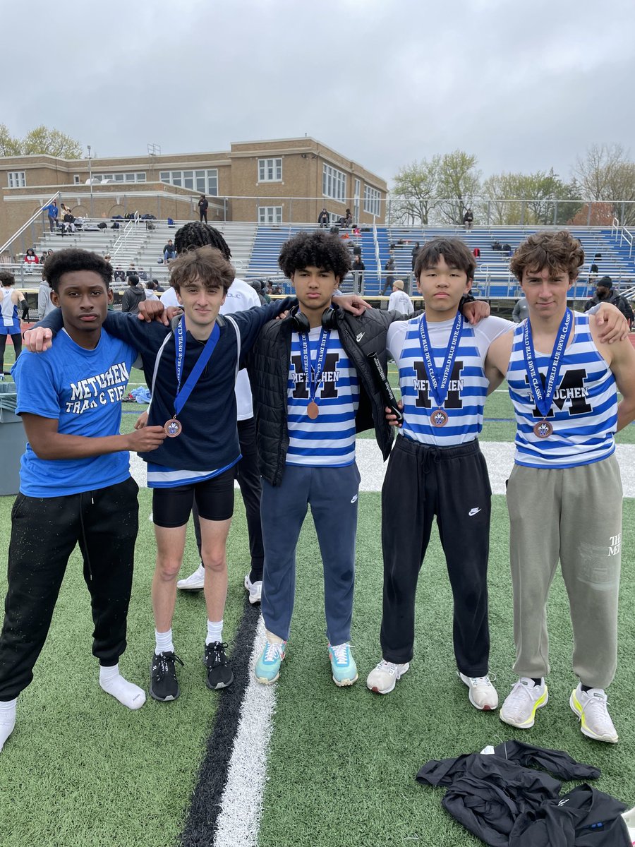 Metuchen Young Guns picking up medals at the Westfield Blue Devil Classic - JoJo - Hunter - Justus- Allen- Mark - medalist in the F/S 4x1 and close in the 4x2 - great work Men!