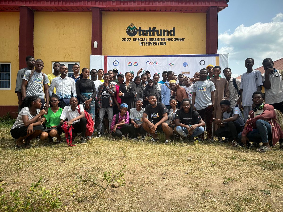 favour66373's tweet image. Reflecting on an amazing day at the GDSC BOUESTI Workshop - Introduction to Generative Technology! 🌟 So inspiring and educational. Thank you to everyone involved!#gdscbouesti #googledeveloperstudentclubs #google4devs #gdscssa @gdscbouesti @google4devs