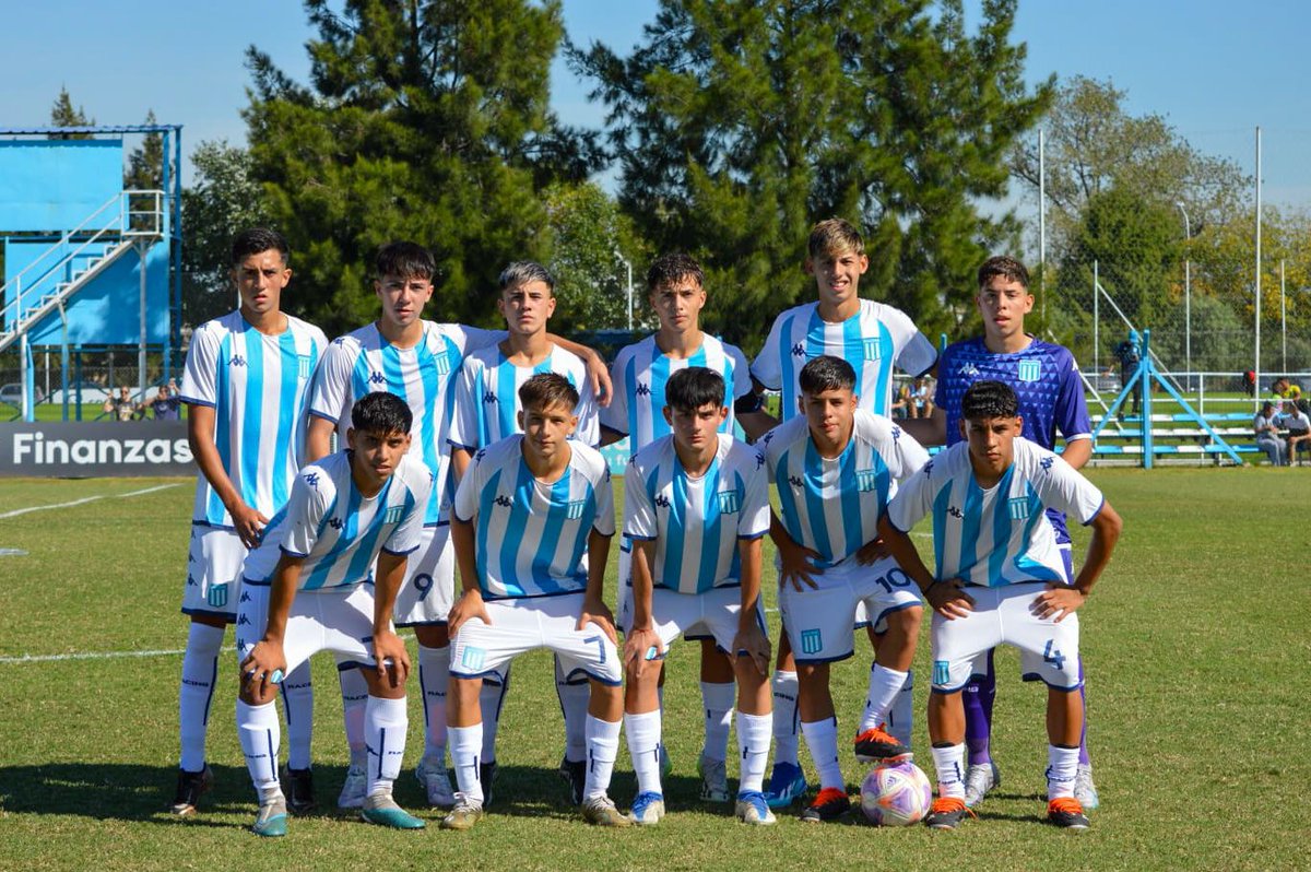 RacingClub's tweet photo. Final de la 5ª fecha de Juveniles @afa, ante Defensa y Justicia ✅

👉🏻 En el Predio Tita Mattiussi:

7ª: 3-2 (Mateo Melluso, Bautista Pérez y Benjamín Danazzo) ⚽
8ª: 1-0 (Agustín Tulipán ⚽️ ). Nicolás Monges detuvo un tiro penal 🧤
9ª: 0-1

👉🏻 En el Predio Campeones del Mundo (Bosques).
4ª: 1-2 (Silvio Díaz y Samir Meza) ⚽
5ª: 1-1 (Maximiliano Osuna) ⚽
6ª: 1-1 (Lautaro Tello) ⚽

La 6ª jornada será el sábado 4 de mayo, ante Boca, con localía para las tres divisiones mayores.