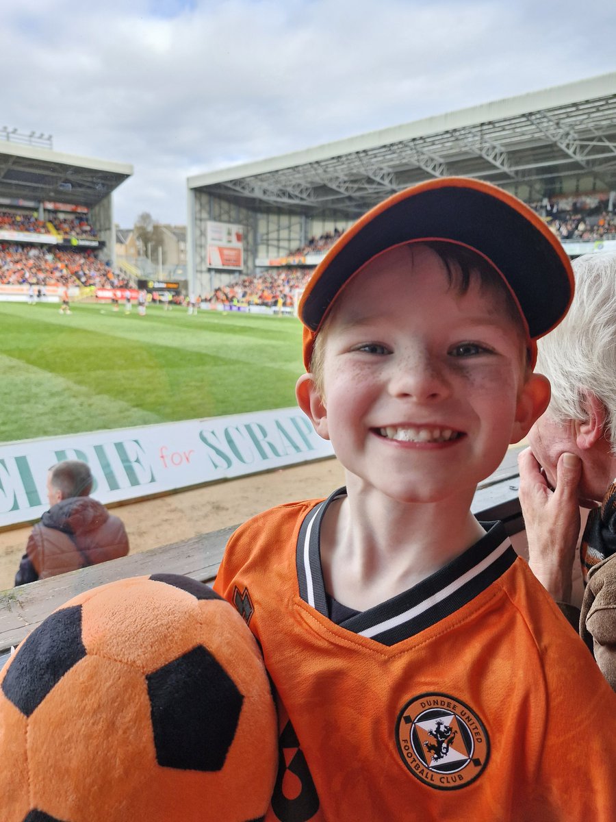 JasonEsplin1's tweet photo. What a day! Back where we belong! 🏆 Thank you to @ali_forry  @millerthomson5 and Ross Starke for making the day so enjoyable for the little and not so little men! 🧡🤍🖤 https://t.co/sQFkaLhYGH