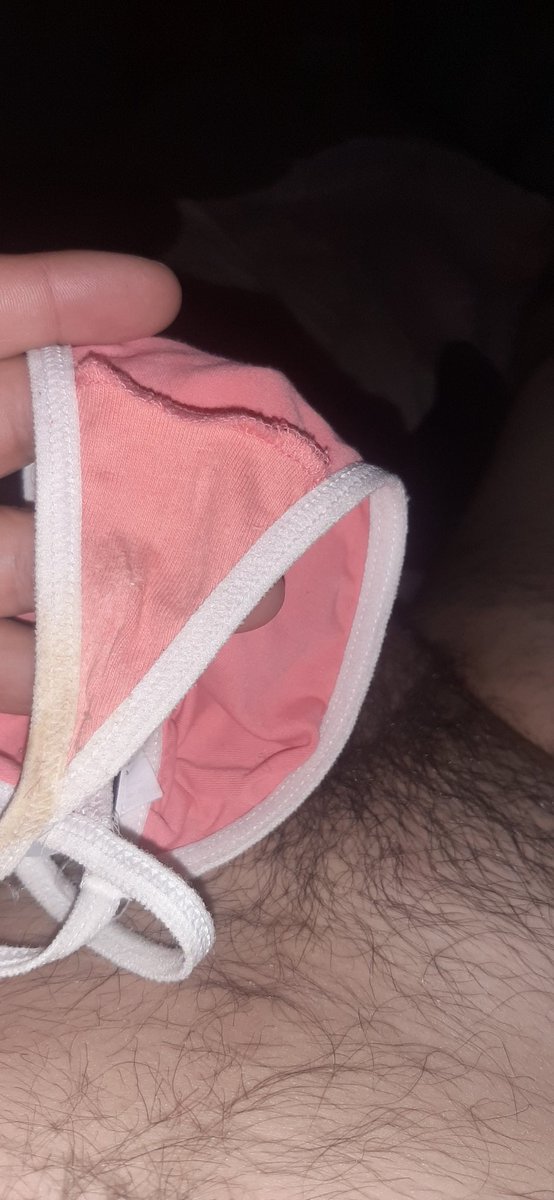 tangausada's tweet photo. @Hernnde60249339 nos manda este aporte de una tanguita robada a su casera, miren como la dejo su esposa después de usarla, que complicidad tan morbosa https://t.co/mIvA2TSQSb