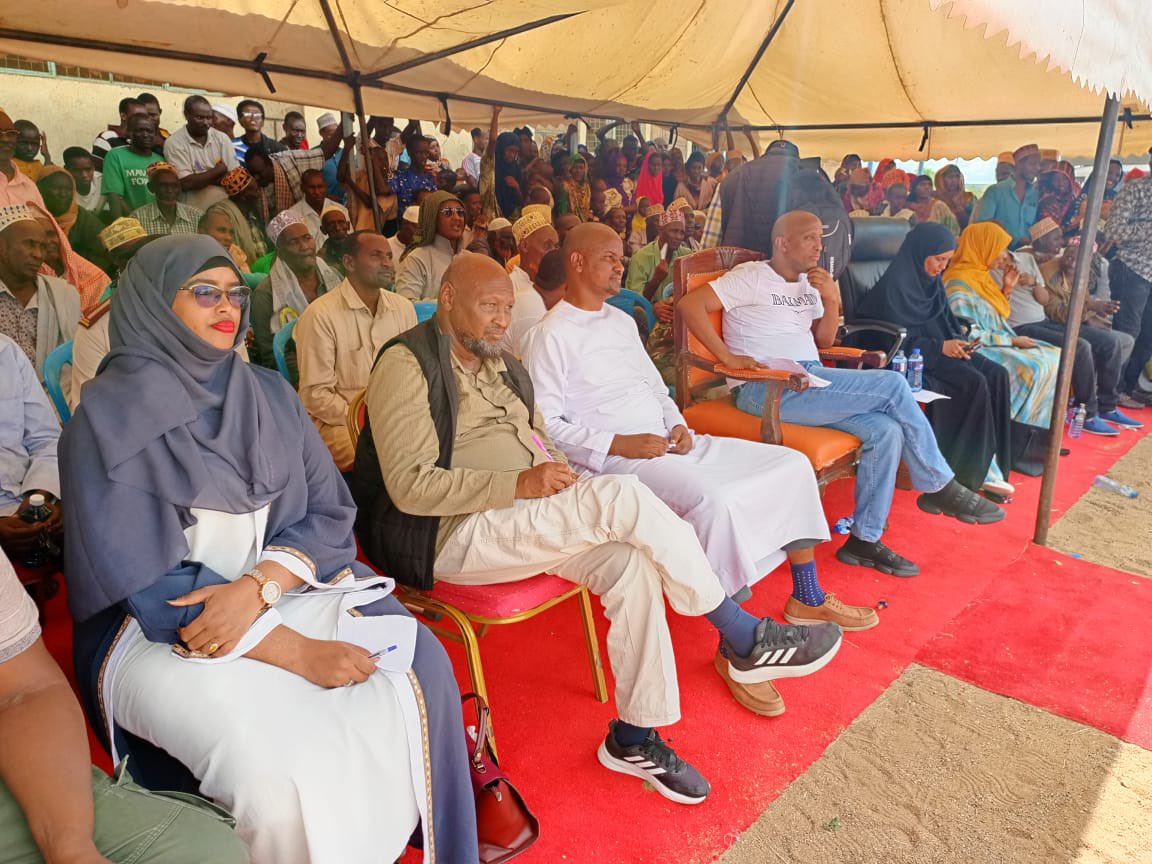 The Prophet (ﷺ) said, “Whoever builds a mosque for the sake of Allah, like a sparrow’s nest for Allah or even smaller, Allah will build for him a house in Paradise.” Earlier today, I joined other leaders and community members in Kombola, Garbatulla Ward for a fundraiser to