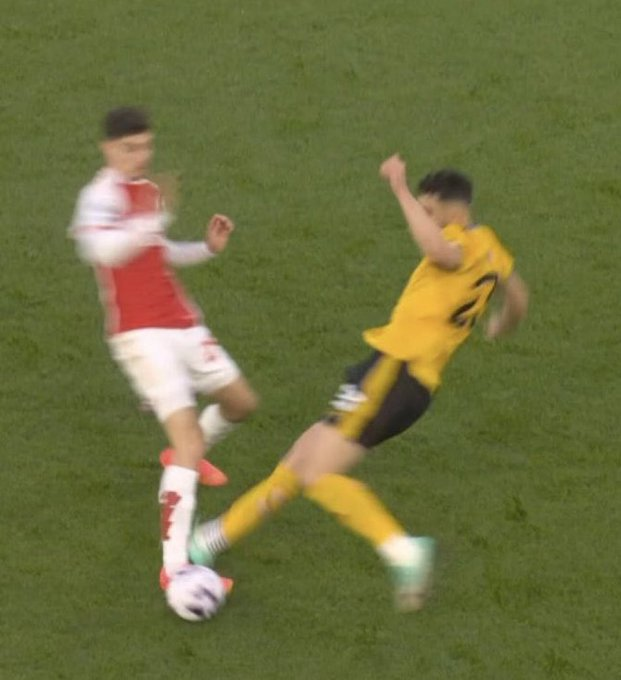 terryflewers's tweet photo. Shocking tackle on Kai Havertz https://t.co/2t1MUebyDa