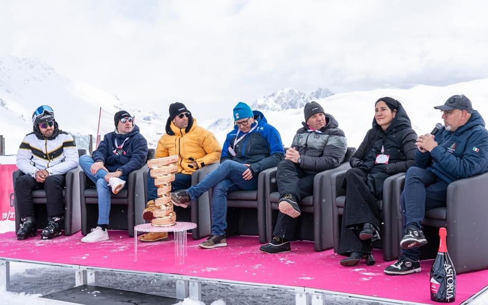 MassimoSertori_'s tweet photo. 🚴🏼♀️👚Tra solo un mese, il #19maggio, il #Mottolino a #Livigno ospiterà il traguardo della 15° tappa del #GirodItalia.
🏔️🗺 Oggi con la presentazione ufficiale di una delle #tappe più importanti di questo #eventosportivo, tocchiamo con mano il lavoro di anni https://t.co/ubzjlmOI5S