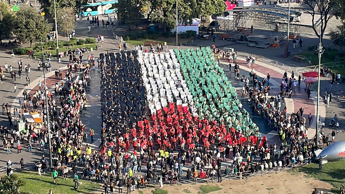 Des de Plaça Catalunya fins a Gaza. La solidaritat entre pobles que volen ser lliures.