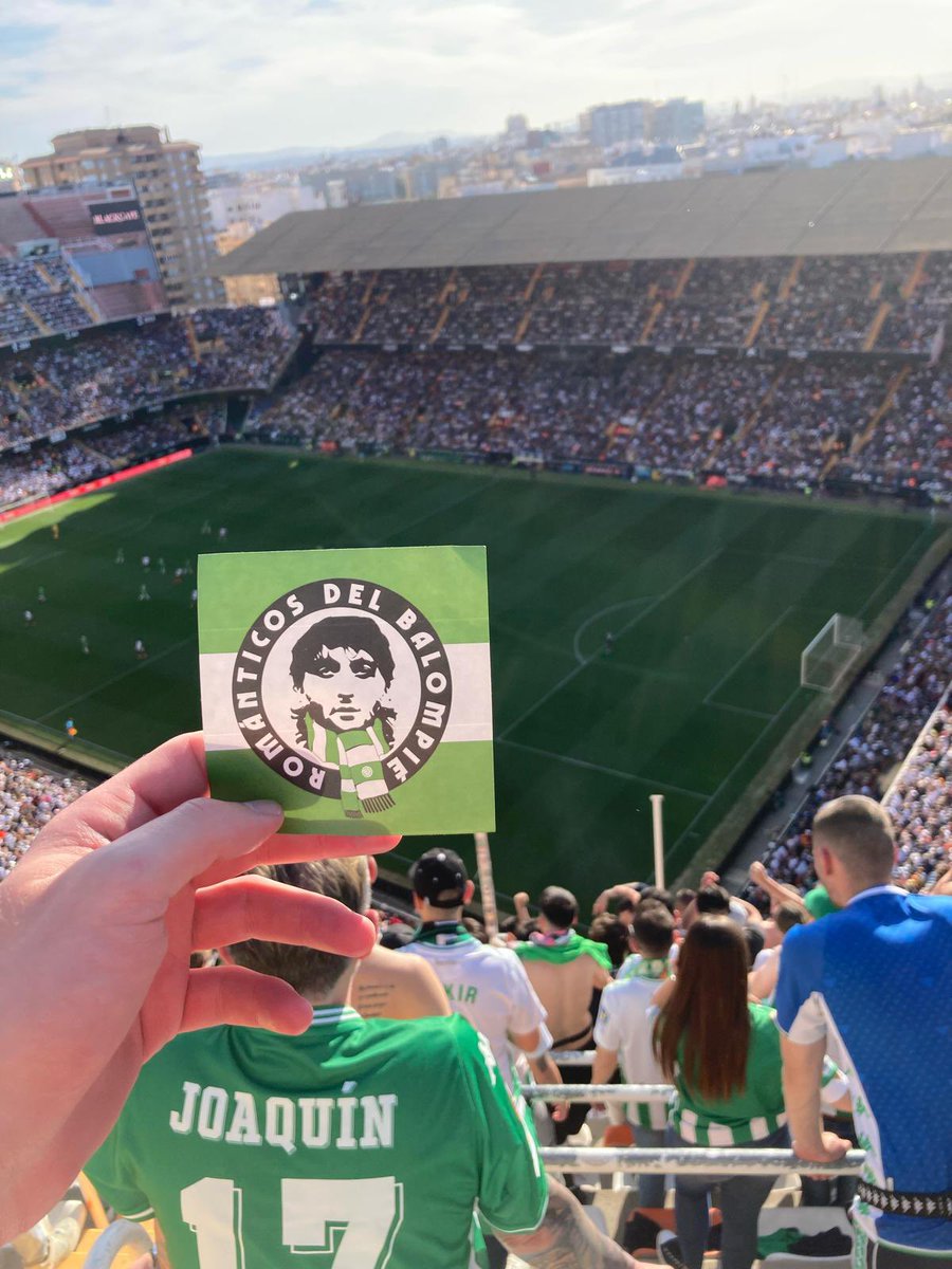 BetisBohemio's tweet photo. Por más piedras que nos ponga el camino, por más robos que nos peguen los lacayos de delincuentes probados, por más que España sigan pudriendo el fútbol, siempre, absolutamente siempre, saldrá la rebeldía del balompié.

¡REAL BETIS BALOMPIÉ! ¡VAMOOOOS! 💚 https://t.co/d5gCjhwO9j