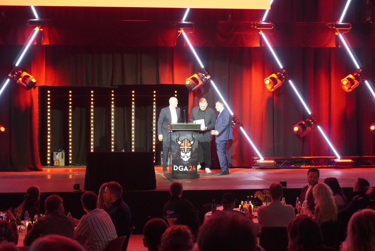 Sådan!! 🎉 Vi vinder prisen som Årets Esport Forening til <a href="/DanishGameAward/">Danish Game Awards</a> 🏆💪🏼❤️