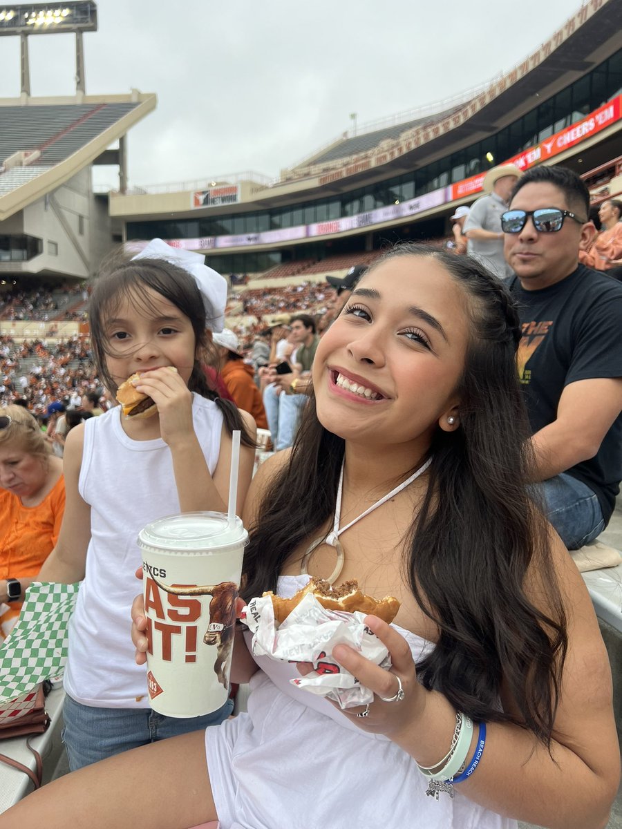 Vanessa Ramos tweet media