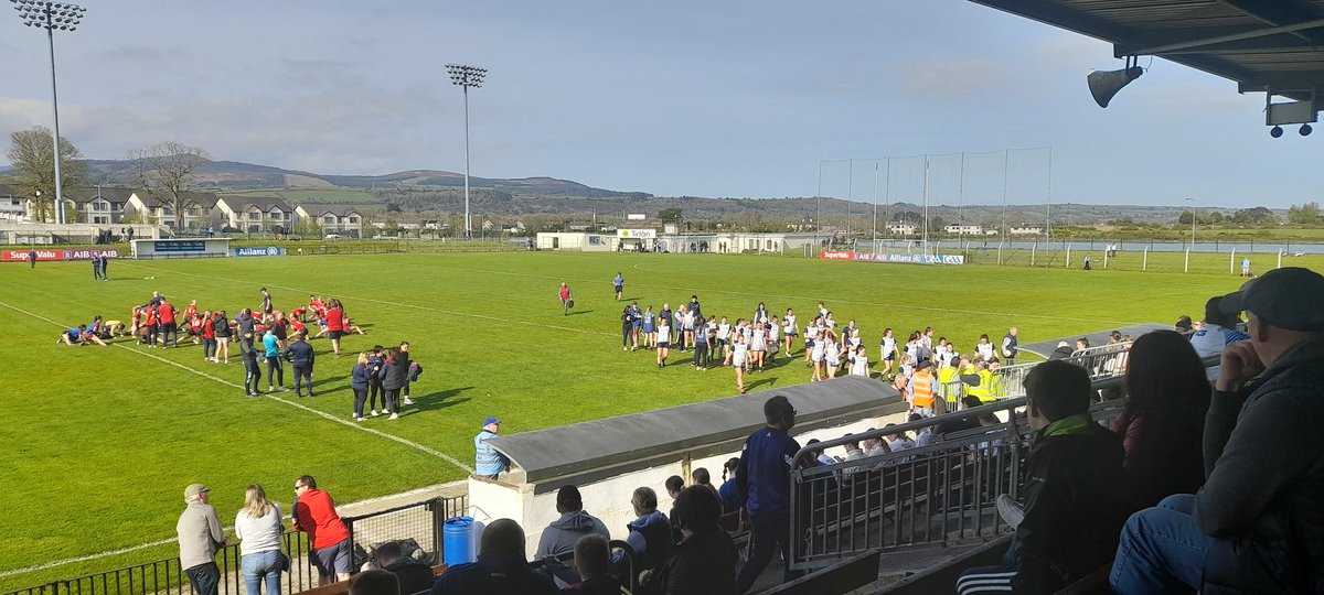 Really powerful performance by a slick @GaaClare team against a very hardworking @WaterfordGAA team who never gave up. The 2 @MunsterGAA championship games will definitely stand to the team for the Tailteann cup. Great to have a double header with the @WaterfordLGFA team.