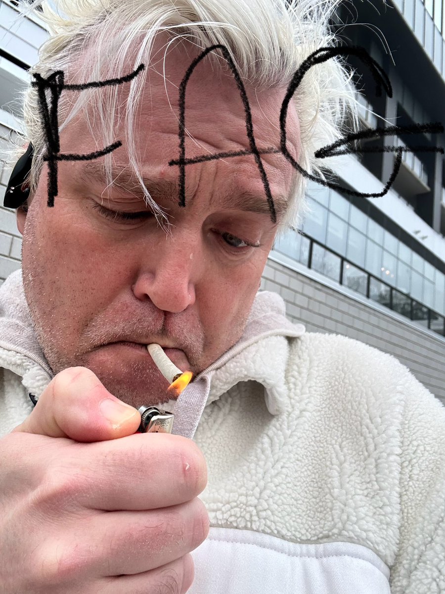 steeveegash's tweet photo. Happy 420 🚬today I am projecting infinite queer blessings into a hazy universe https://t.co/xd36uvLEGZ