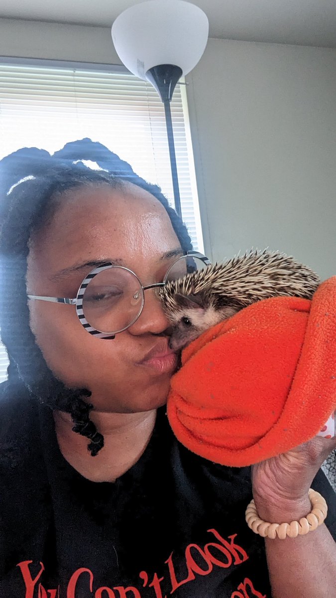 loganjm2's tweet image. "You like my locs? They turn you on? This ain't nothin wait til you see 'em when they get long!" 🤩 #locstyles #hedgehogsofTwitter