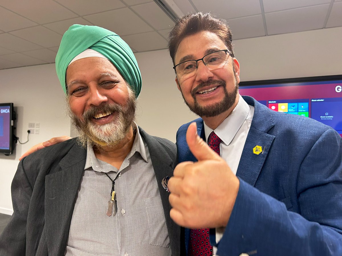 @SukhbirJSingh @IanSR7 @GraceREThomas @deanroggovender @AndyBurnhamGM @donnaludford @ErinmaBell Lovely to see you again yesterday Sukhbir and @AfzalKhanMCR. You’ve both done a lot in the last year. Always a pleasure to hear all you are doing and making happen. See you again very soon.