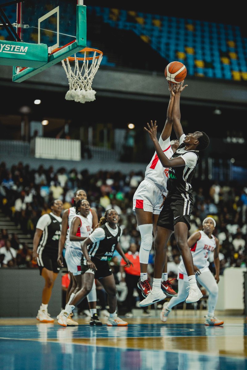 #Baskellball 🏀 #Yegobsport • Mu mikino yanyuma yo kwibuka abahoze ari abakinnyi,abatoza n'abakunzi b'umukino wa Basketball mu Rwanda GMT 2024 mu bakobwa APR WBC yegukanye igikombe Itsinze REG WBBC. • APR W BBC 86 : 81 REG W BBC. @Yegobofficial ,@KanyarwandaWacu