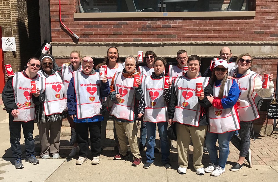 heartofmercy's tweet photo. Candy Days is almost here! Look for volunteers in the Loop and outside the Cubs game on Wednesday, April, 24 and all throughout Chicago and suburbs on April 26 &amp; 27!! Skip the line and donate today! Venmo @misericordiafoundation or https://t.co/EqD1weJ8mI https://t.co/RbHQ4fZrcU